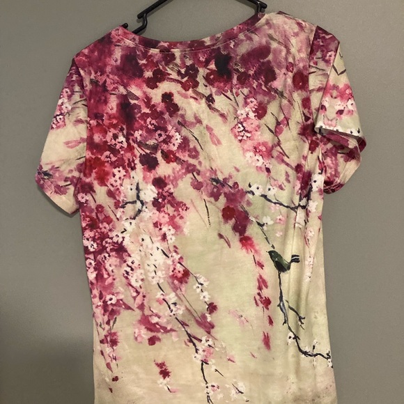 Beautiful printed spring summer tee. Ladies size L. Great casual shirt. Comfy. - Picture 2 of 3